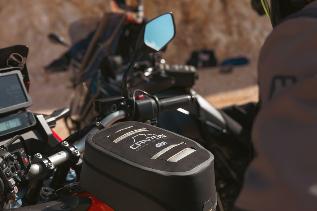 honda-crf1100lafricatwin-20_canyon_053_GRT728_2128x1600.jpg