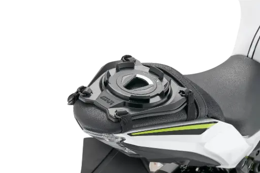 [s430] Base De Fijacion Universal Para Utilizar Una Bolsa Tanklock O Tanklocked En El Sillin En El Lugar .